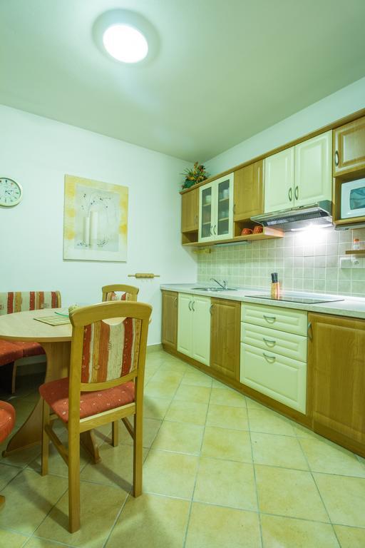 Vila Helena - Apartment Helena 2 Ружомберок Екстер'єр фото